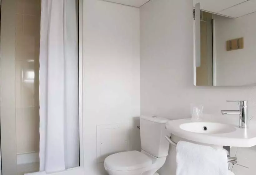 Standard Kolmen Hengen Huone, B&b Hotel Saint Quentin