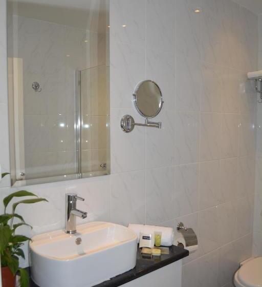 חדר סטנדרט יחיד, Four Saints Brig Y Don