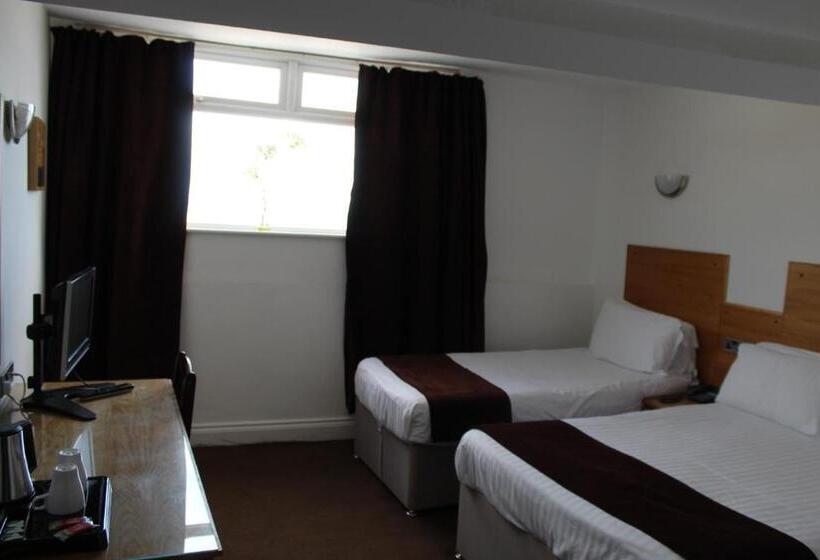 חדר סטנדרט לשלושה, Four Saints Brig Y Don