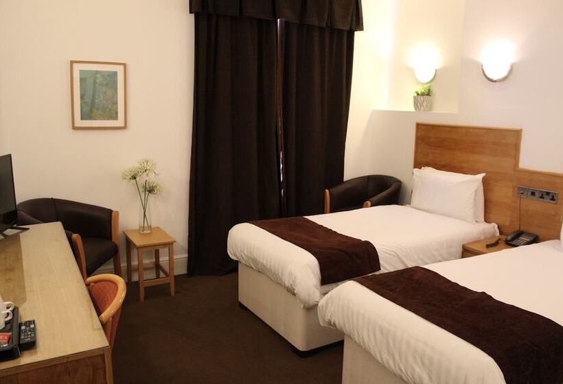 Triple Room Sea View, Four Saints Brig Y Don