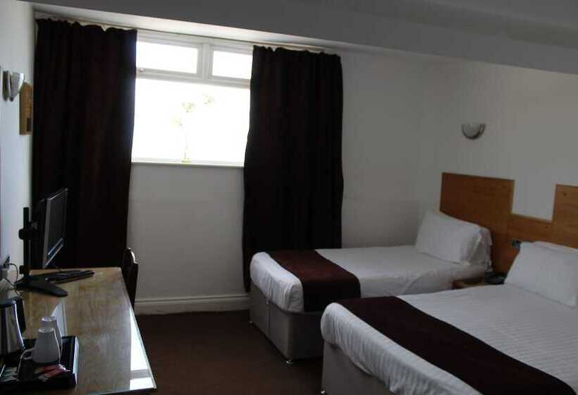 Triple Room Sea View, Four Saints Brig Y Don