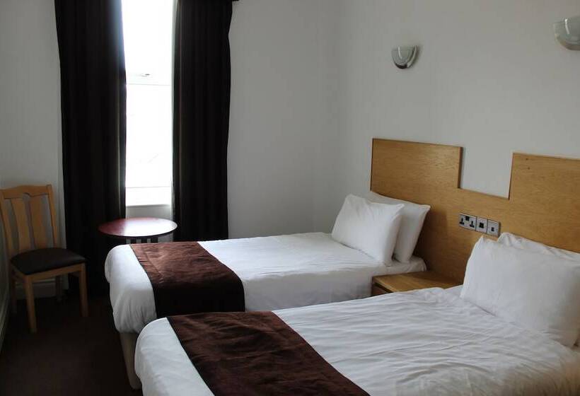 Triple Room Sea View, Four Saints Brig Y Don