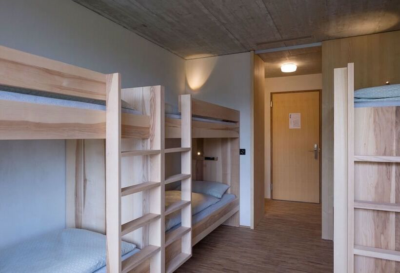 带共用浴室的标准房间, Saanen Gstaad Youth Hostel