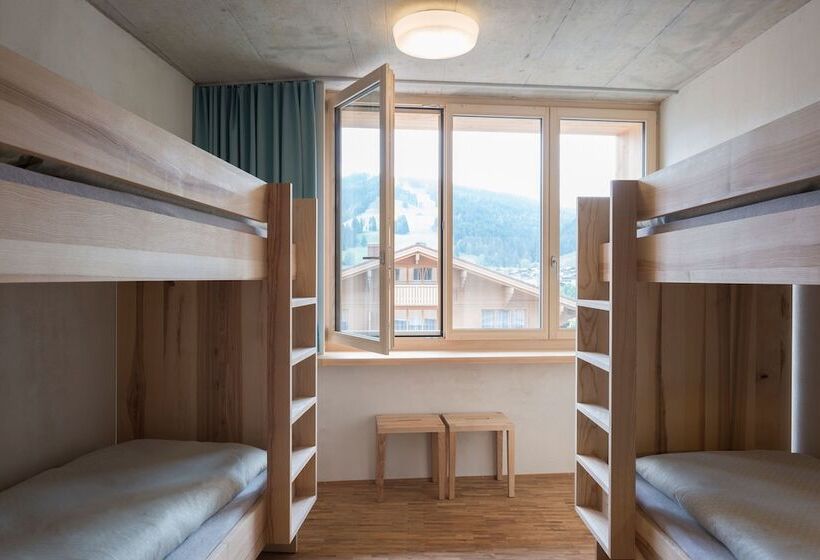 标准四人间共用浴室, Saanen Gstaad Youth Hostel