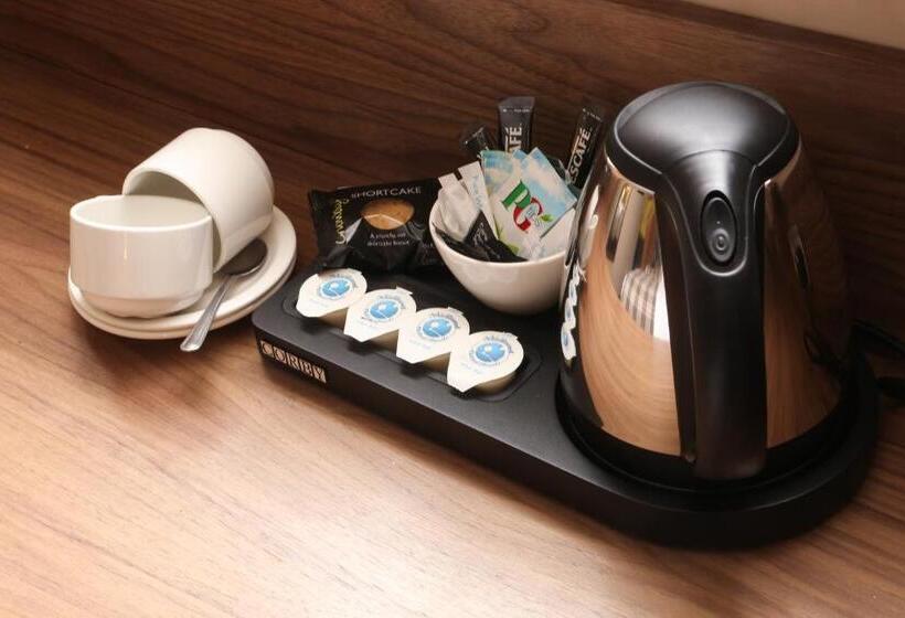 컴포트 룸, Mondo