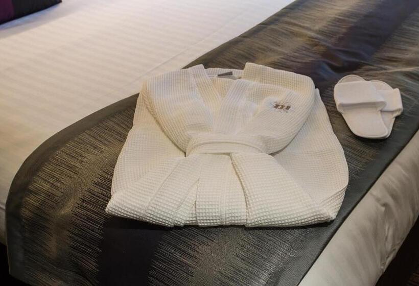 클럽 룸 킹침대, Mondo