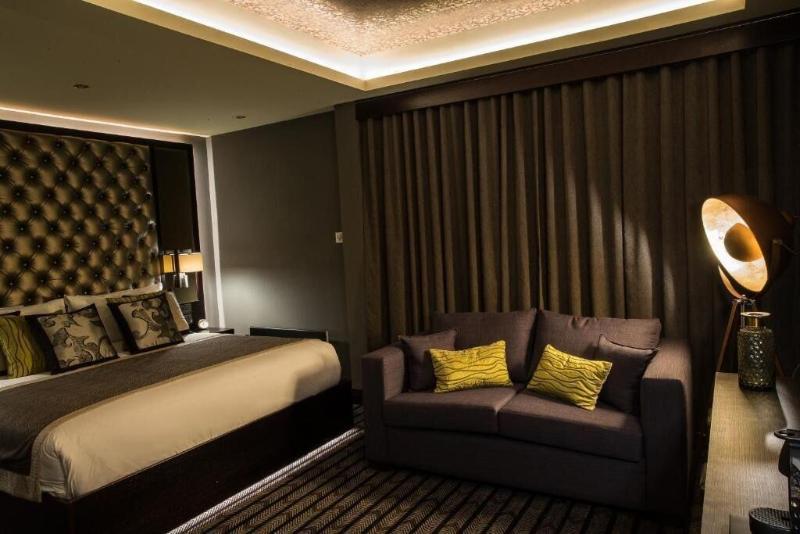 디럭스 스위트, Mondo