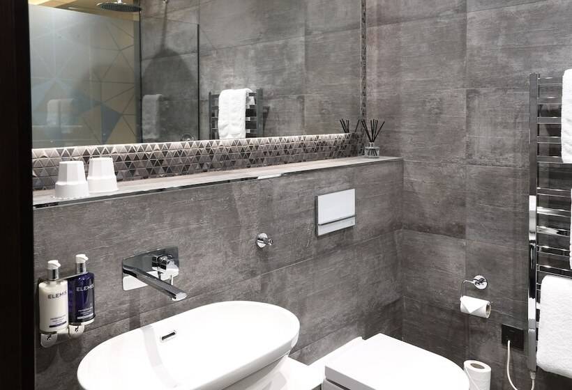 디럭스 스위트, Mondo