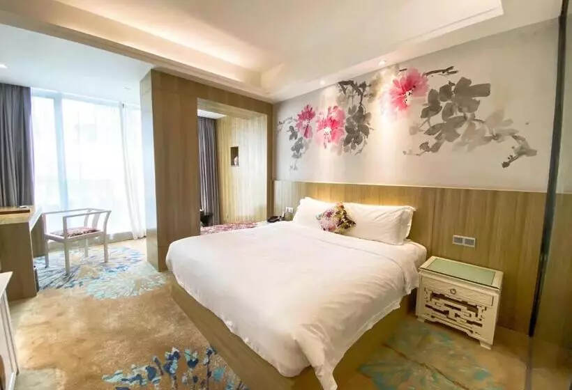 Deluxe Room King Size Bed
