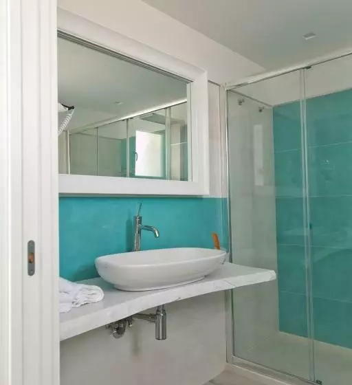 اتاق سوپریور با چشم‌انداز دریا و بالکن, Terra D Acqua Resort & Spa