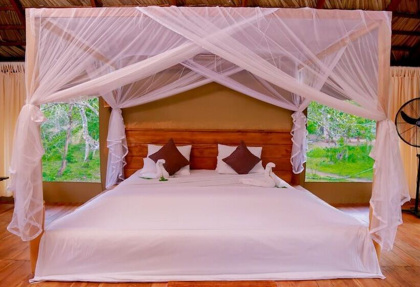 Deluxe Tent, Yala Safari Camping