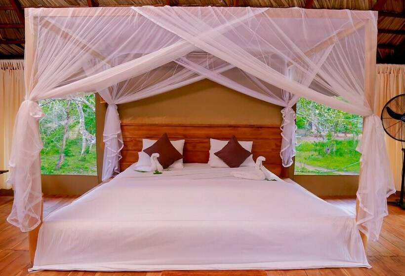 Deluxe Tent, Yala Safari Camping