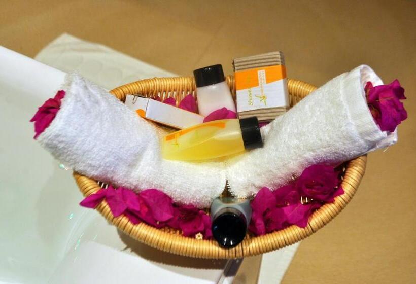 חדר דלוקס עם מרפסת, Pandanus Beach Resort & Spa