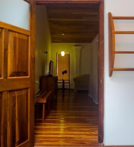 Deluxe Room, Sweet Cinnamon Kandy