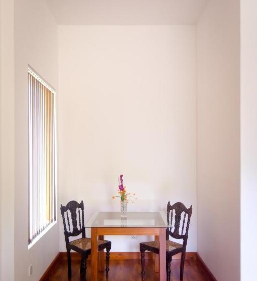 Suite, Sweet Cinnamon Kandy