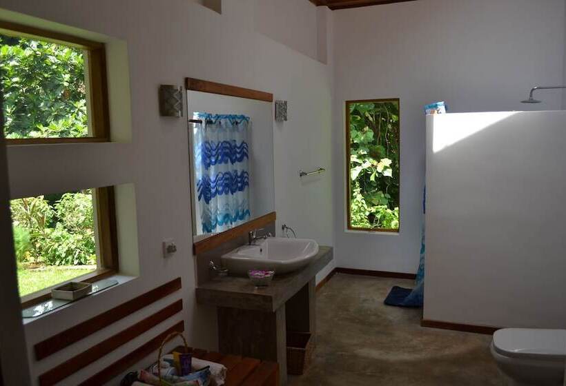 Suite, Sweet Cinnamon Kandy