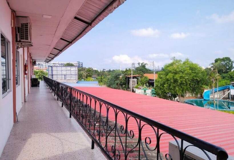 Номер Superior Вид на Бассейн, Baan Kaew Ruen Kwan