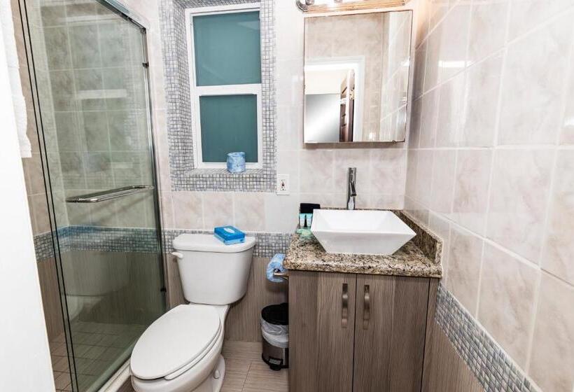 נוף לבריכה, Caribbean Resort Suites