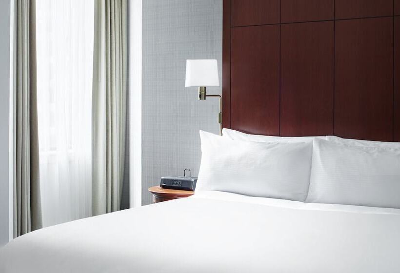 수피리어 룸, Central Loop