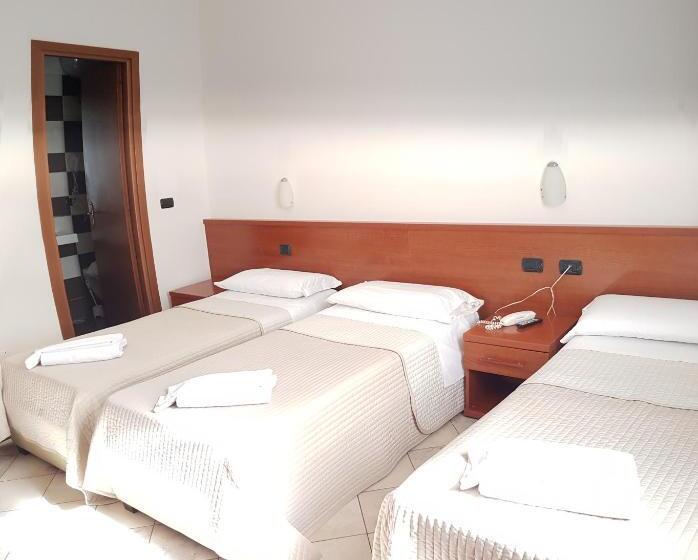 اتاق استاندارد سه نفره, Ciao