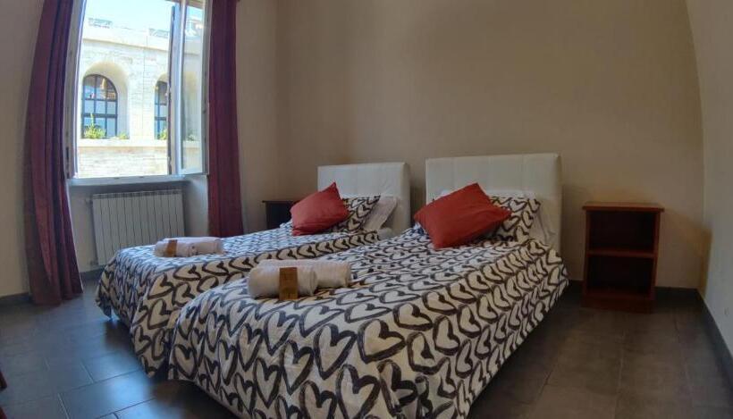 اتاق استاندارد با سرویس بهداشتی مشترک, Ciao