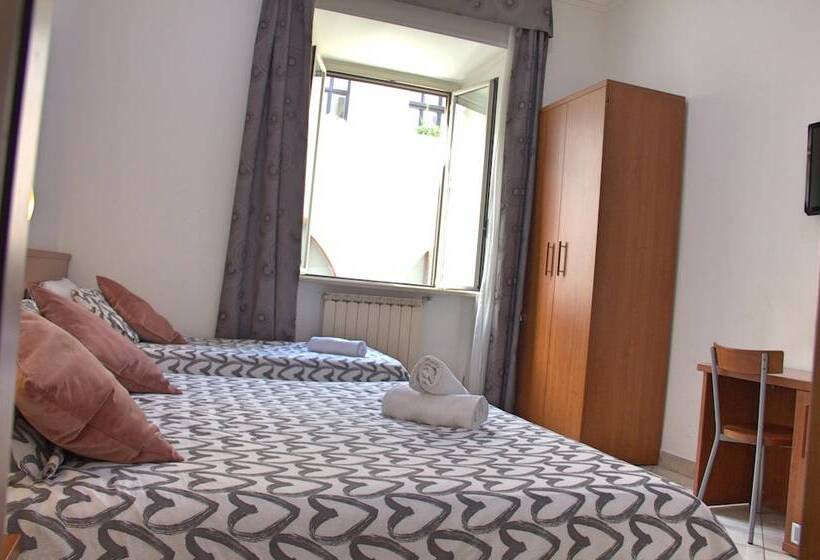 اتاق استاندارد سه نفره, Ciao