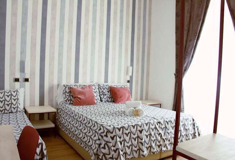 اتاق استاندارد سه نفره, Ciao