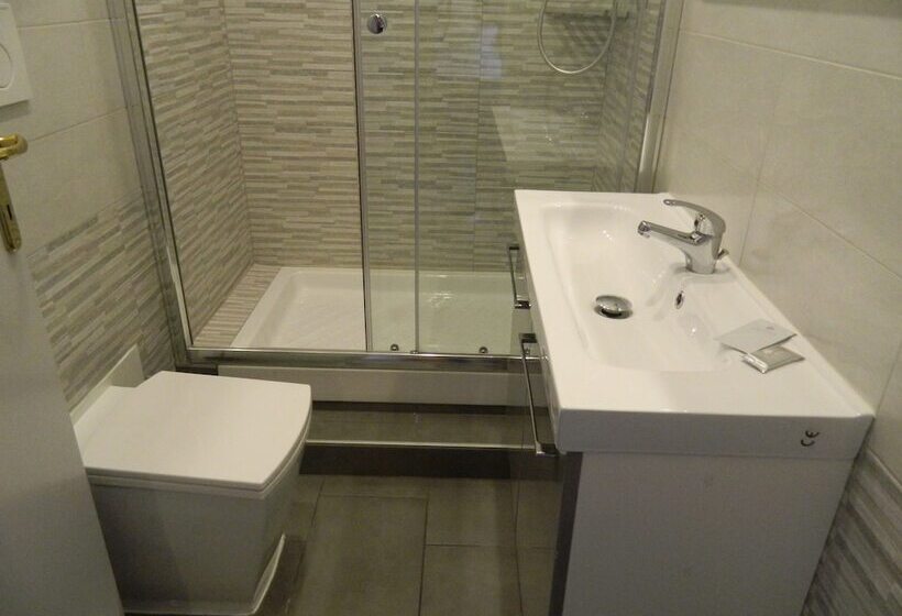 اتاق استاندارد با سرویس بهداشتی مشترک, Ciao