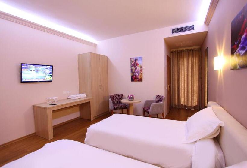 חדר סטנדרט יחיד, Green