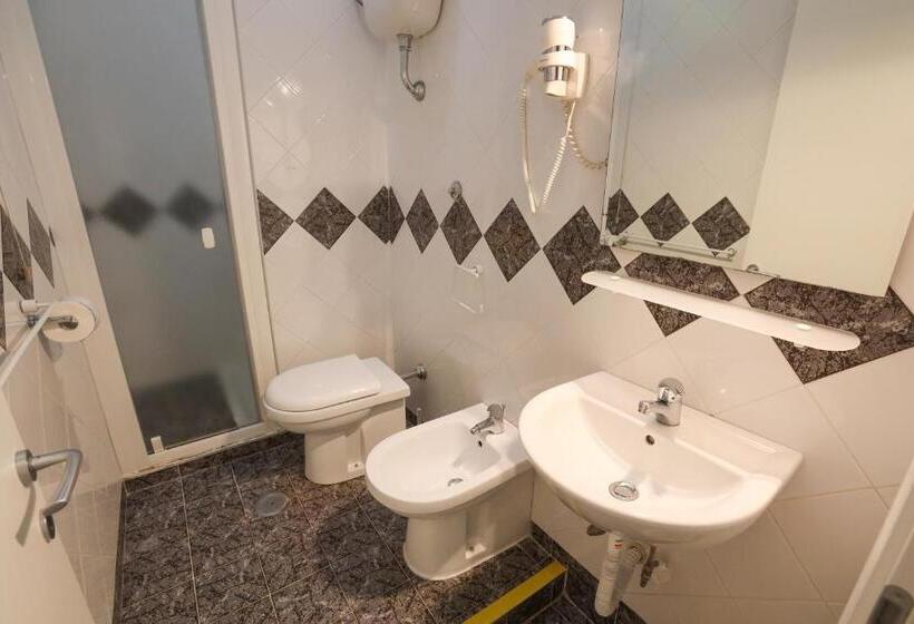 标准单人间, Happy