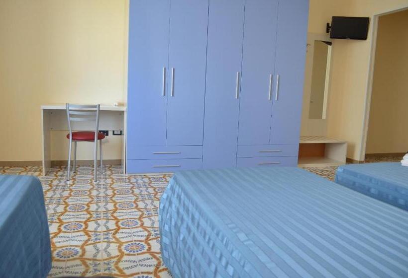 标准三人间, Happy