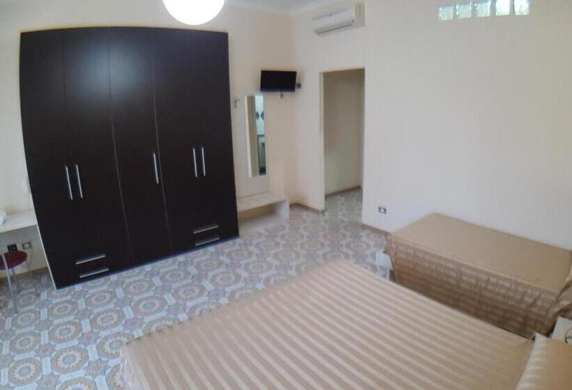 四人标准间, Happy