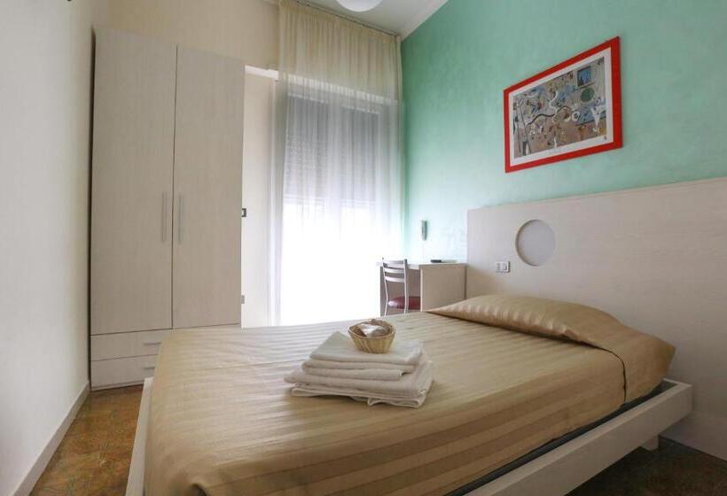 标准单人间, Happy