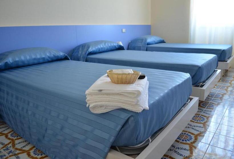 标准三人间, Happy