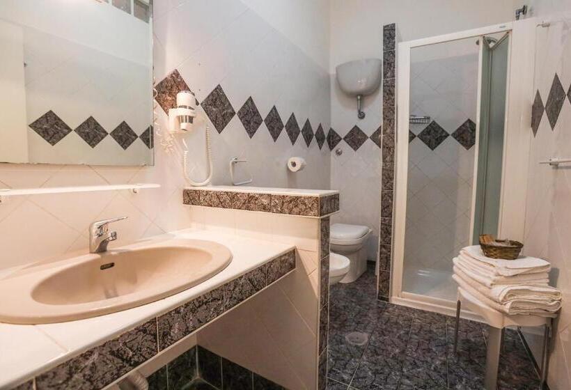 四人标准间, Happy