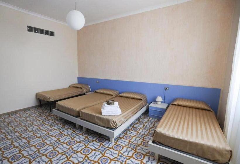 四人标准间, Happy