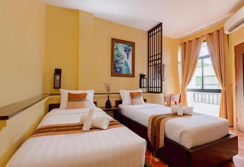 اتاق لوکس, Huen Hug Chiang Mai