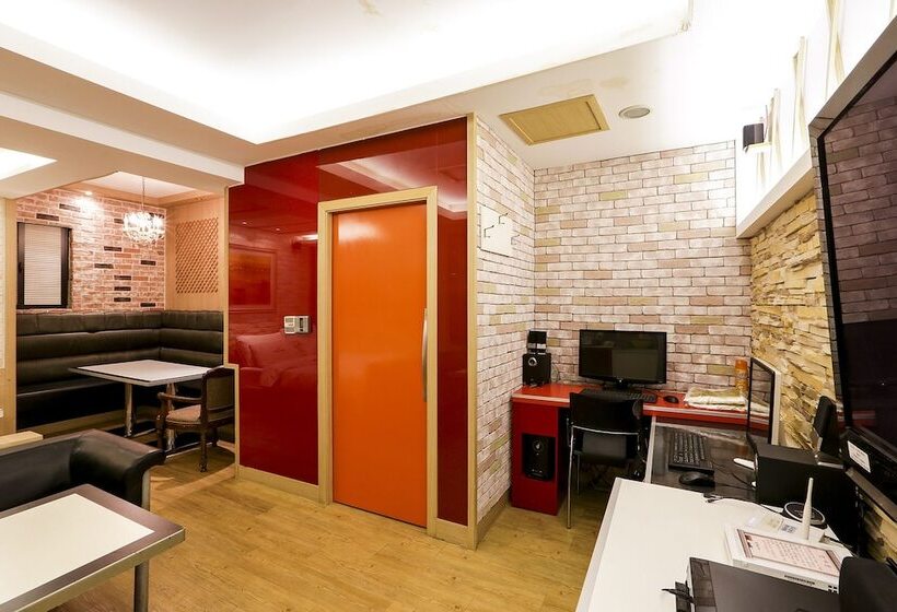 סוויטה, Koam Tourist