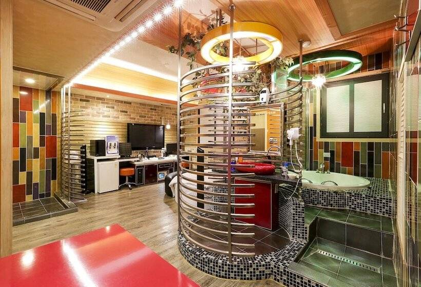 套房, Koam Tourist