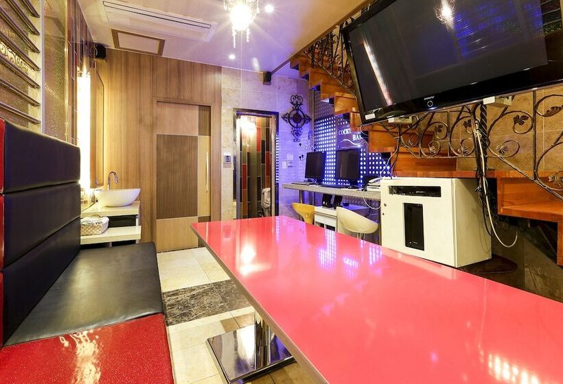 סוויטה, Koam Tourist