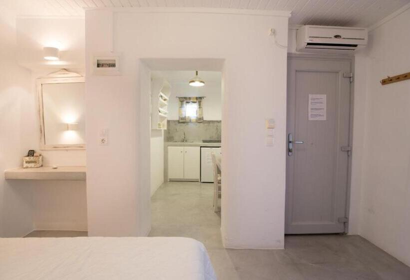 带花园景观的标准工作室, Krotiri Bay  Adults Only