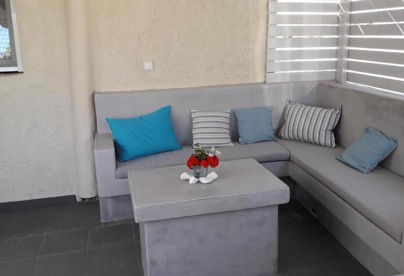 带花园景观的标准工作室, Krotiri Bay  Adults Only