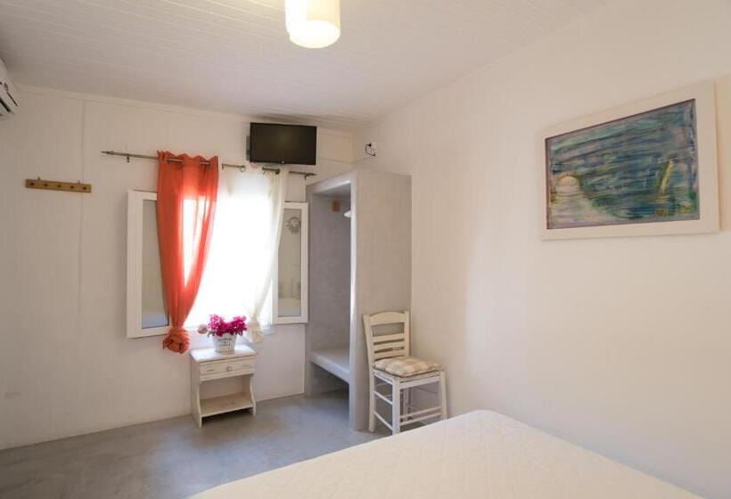 带花园景观的标准工作室, Krotiri Bay  Adults Only