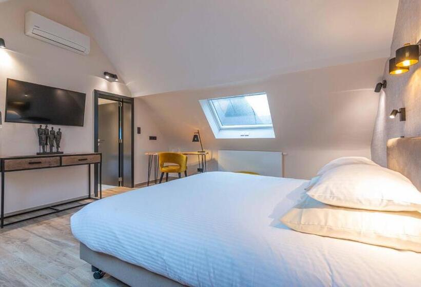 스탠다드 룸, Les Tanneurs