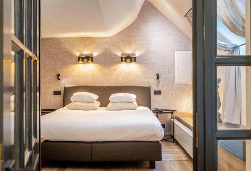 스탠다드 자쿠지 룸, Les Tanneurs