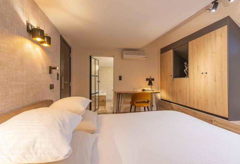 스탠다드 자쿠지 룸, Les Tanneurs