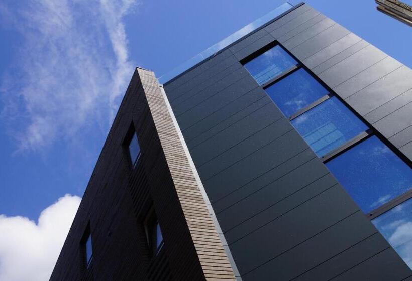 스탠다드 룸, Les Tanneurs