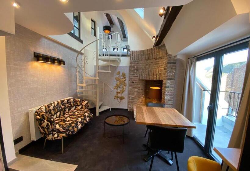 자쿠지 스위트, Les Tanneurs