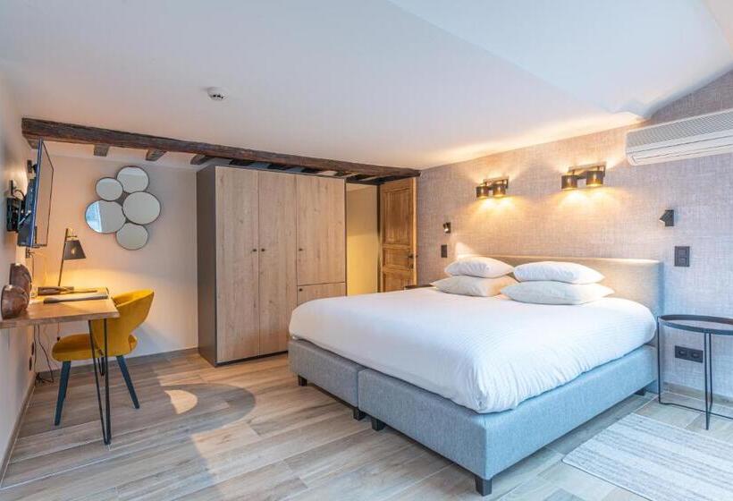 디럭스 룸, Les Tanneurs