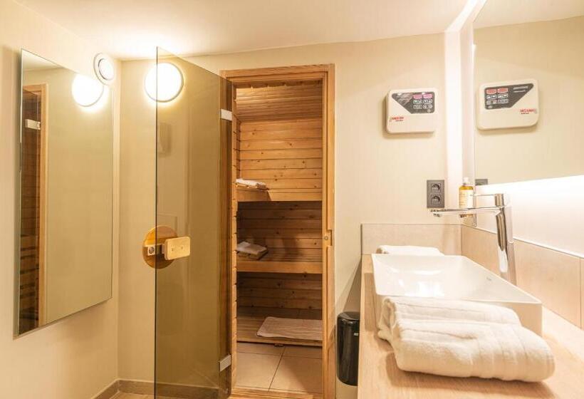 디럭스 룸, Les Tanneurs